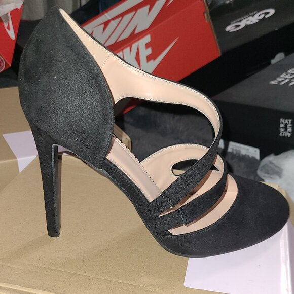 Journey Zeera Pumps - Picture 1 of 2
